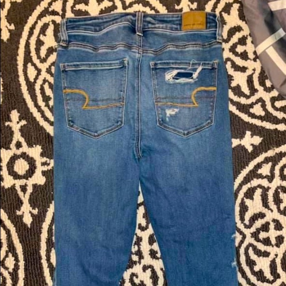 American eagle next level stretch. Size 6 short. - Picture 2 of 3